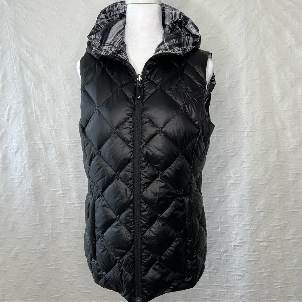 NWOT. Gerry Reversible Hooded Vest